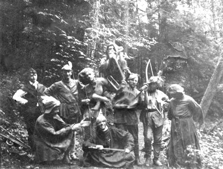 The Robin of Sherwood Cast - 1923