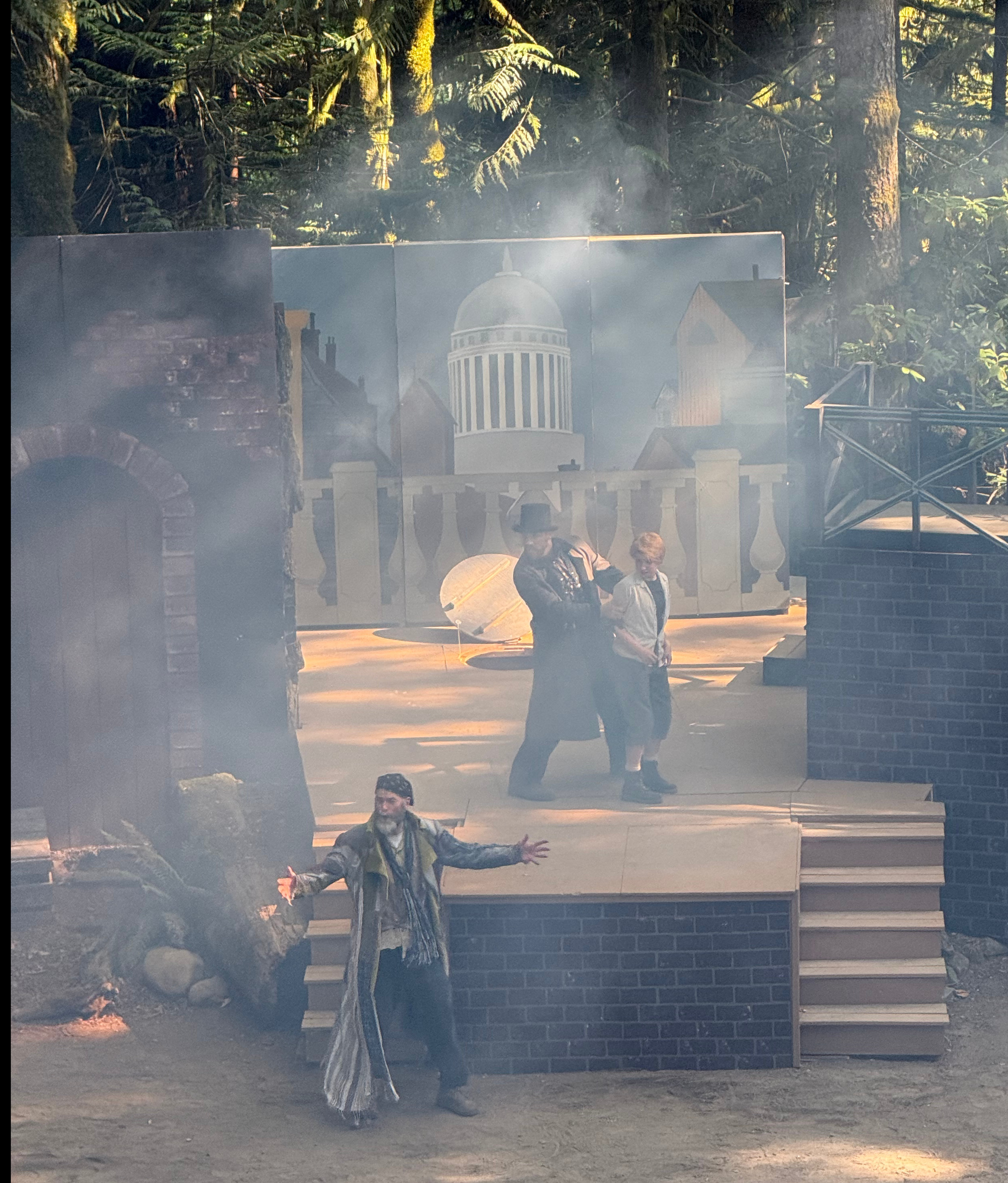 London in the Fob as Sykes kidnaps Oliver London in the Fob as Sykes kidnaps Oliver